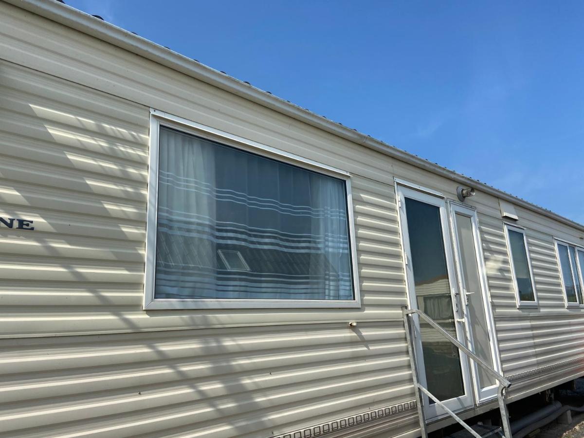 Lake District Static Caravan Lakeside Cumbria Millom Exteriör bild